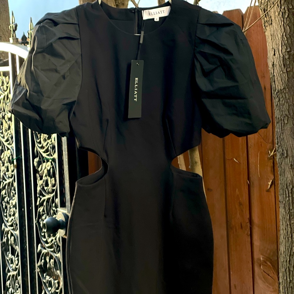 Elliatt fitted black dress